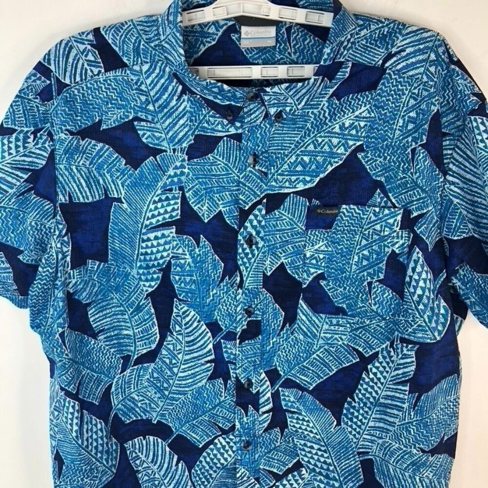 Columbia Sportswear Mens XL Regular Fit Blue Leaf Print Button Down Short Sleeve